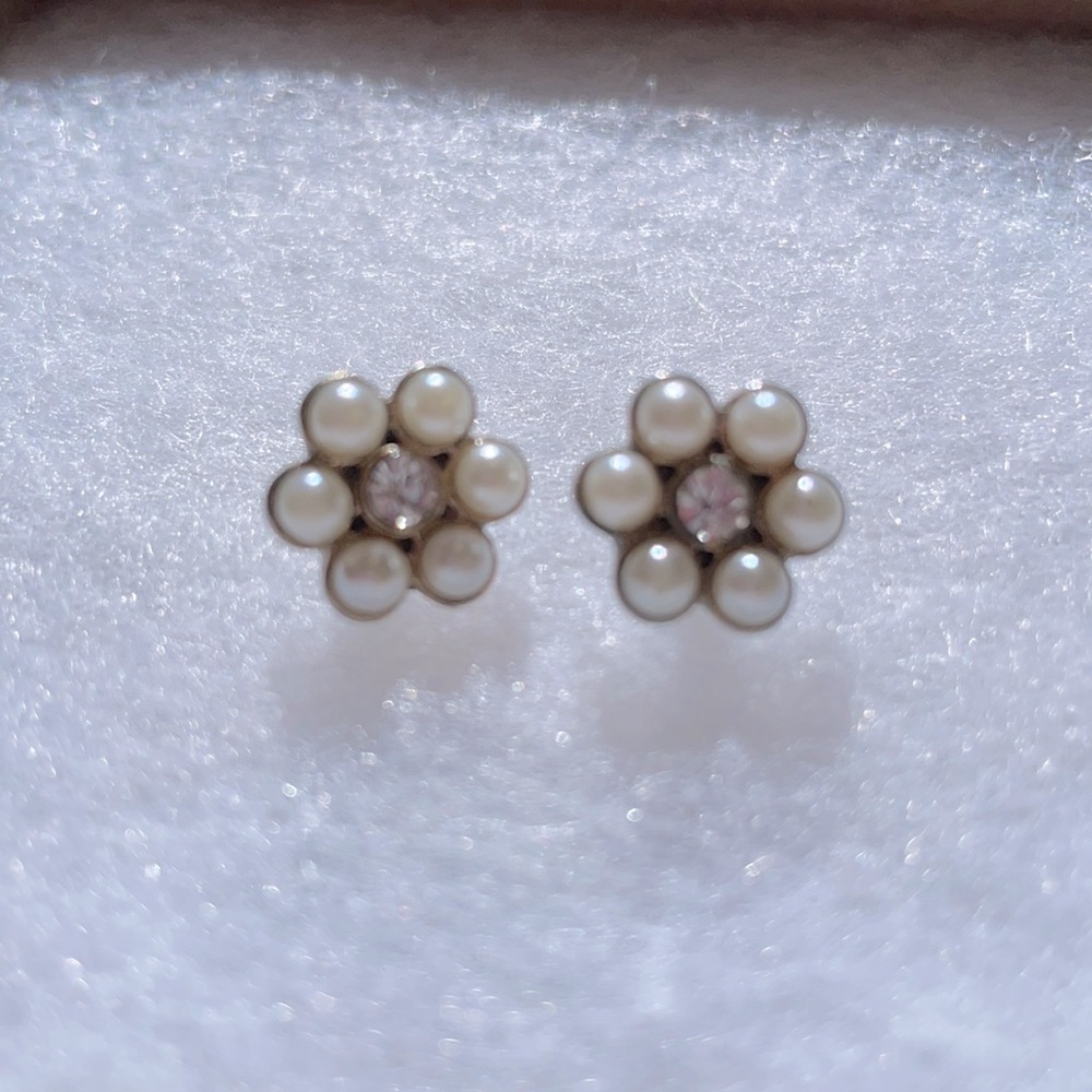 Faux pearl and diamond stud flower earrings
